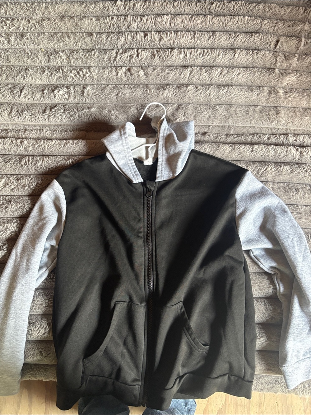 SHEIN Black Body Light Gray Sleeve Hooded Zip Jacket